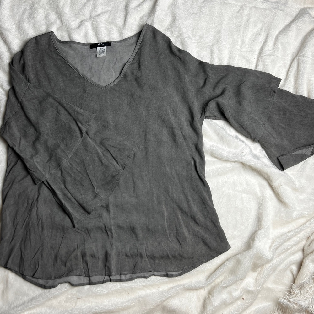 J Lee Bell Sleeve Boho Blouse Gray size Medium
